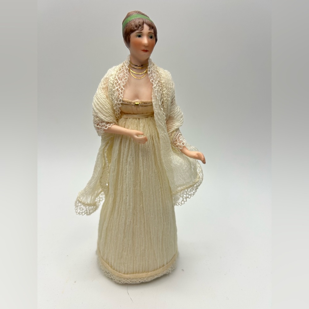 Great American Woman Dolly Madison figurine U.S historical society.